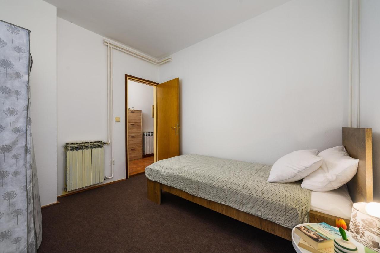 פורץ Apartments Josipa מראה חיצוני תמונה
