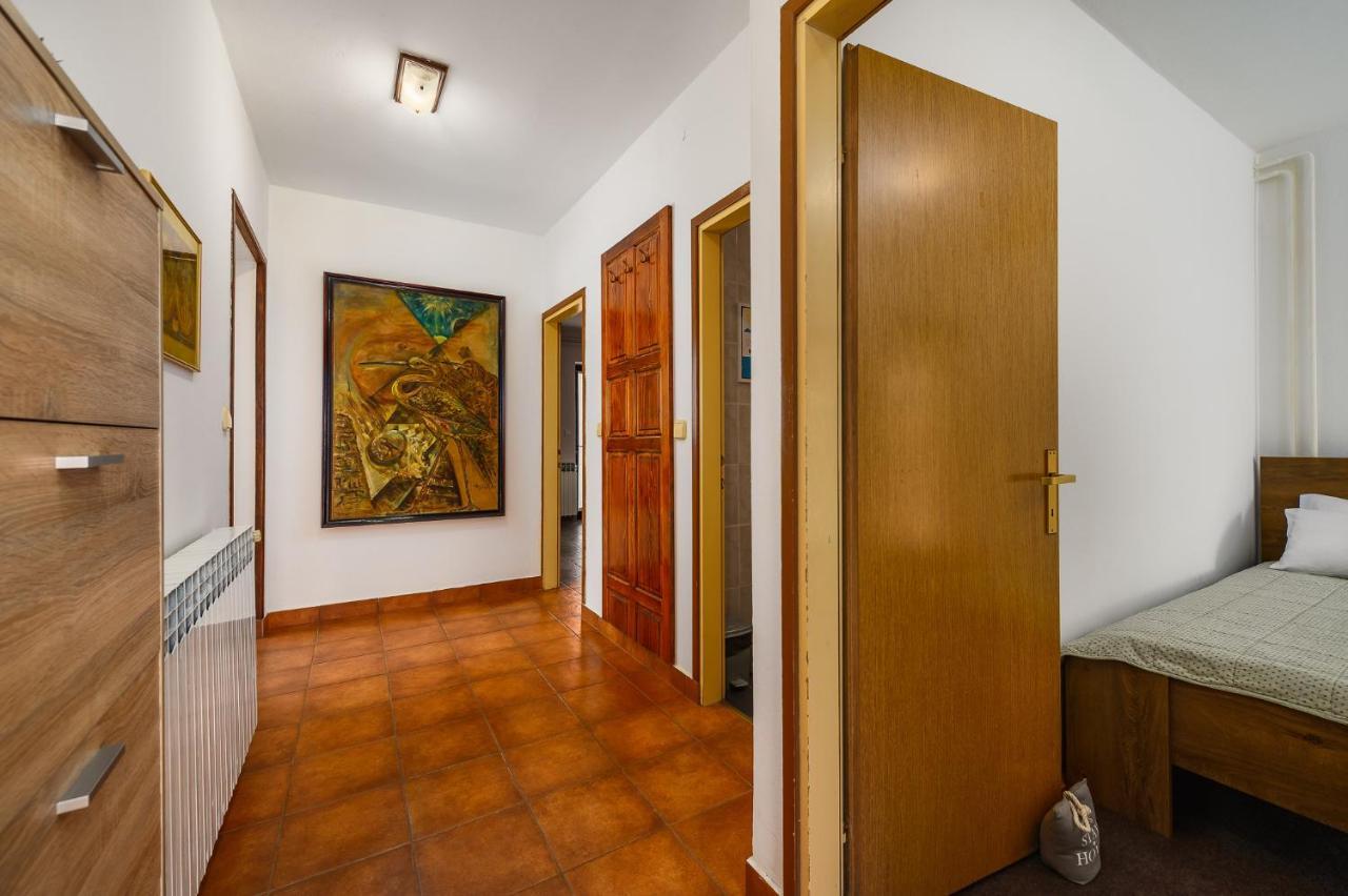 פורץ Apartments Josipa מראה חיצוני תמונה