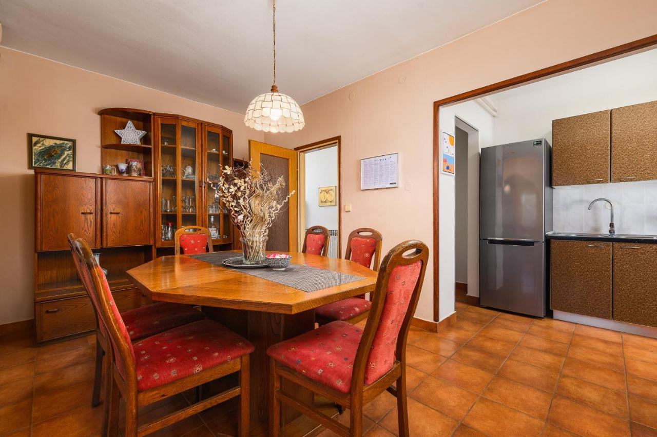 פורץ Apartments Josipa מראה חיצוני תמונה