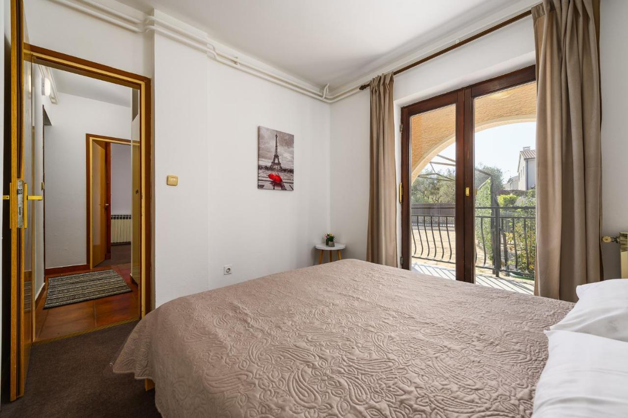 פורץ Apartments Josipa מראה חיצוני תמונה