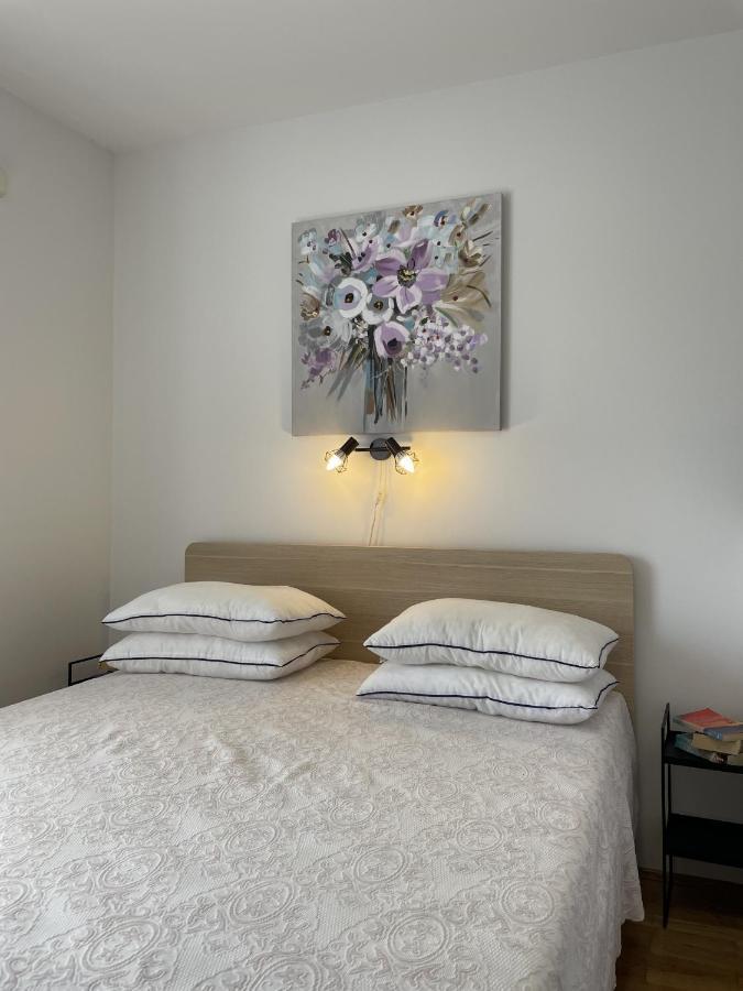 פורץ Apartments Josipa מראה חיצוני תמונה