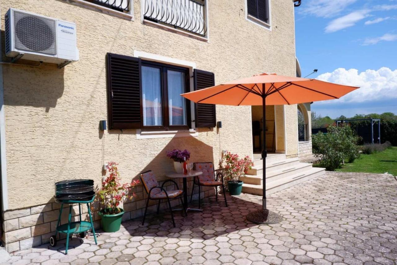 פורץ Apartments Josipa מראה חיצוני תמונה