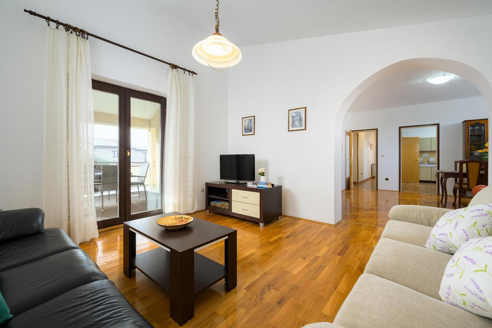 פורץ Apartments Josipa מראה חיצוני תמונה
