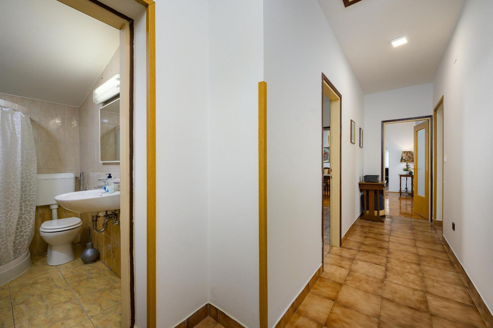פורץ Apartments Josipa מראה חיצוני תמונה