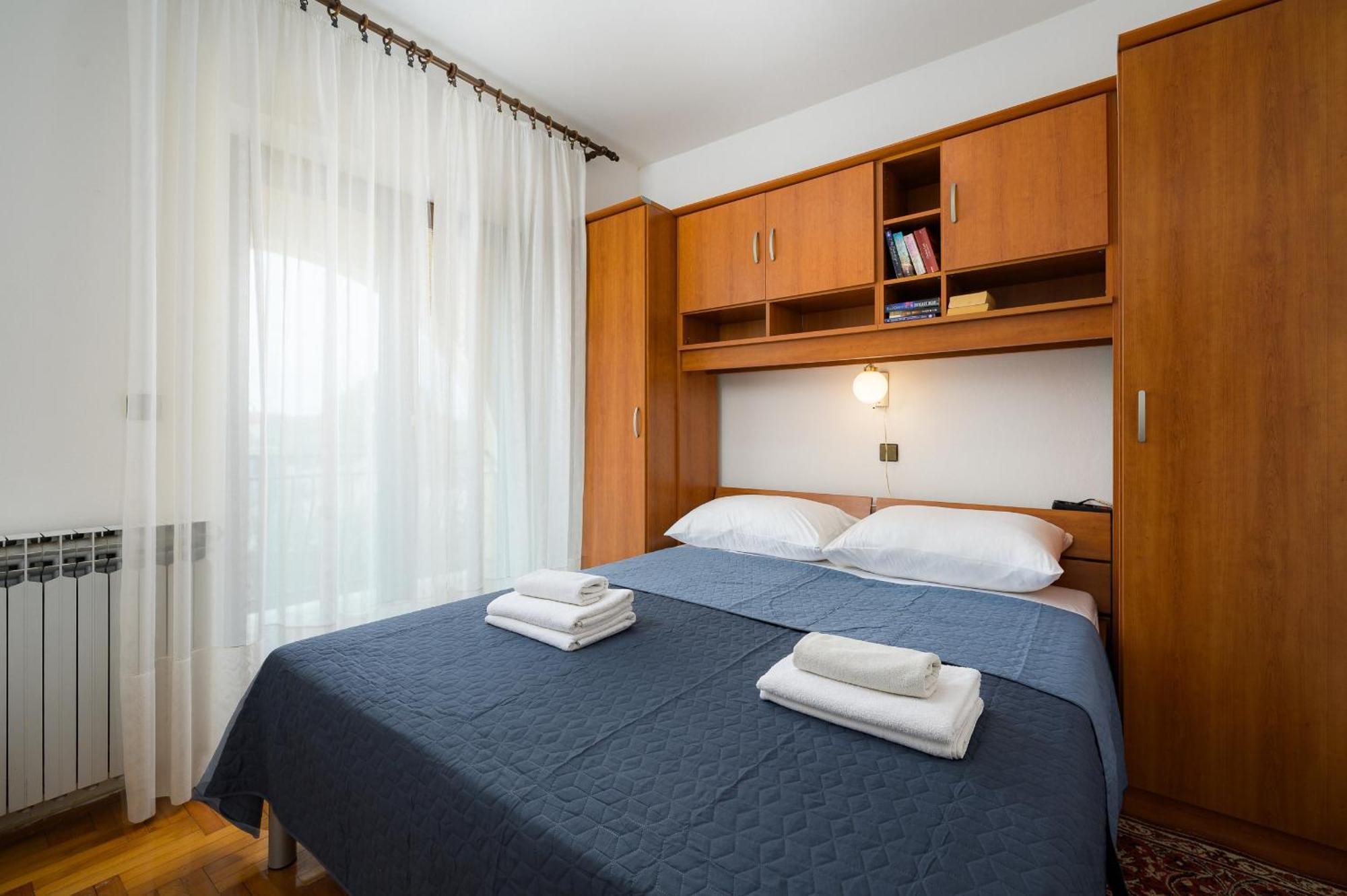 פורץ Apartments Josipa מראה חיצוני תמונה