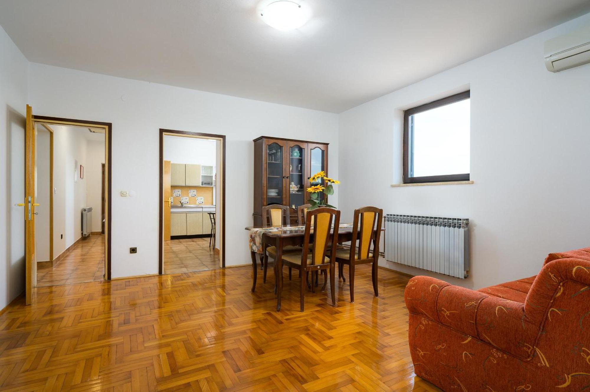פורץ Apartments Josipa מראה חיצוני תמונה