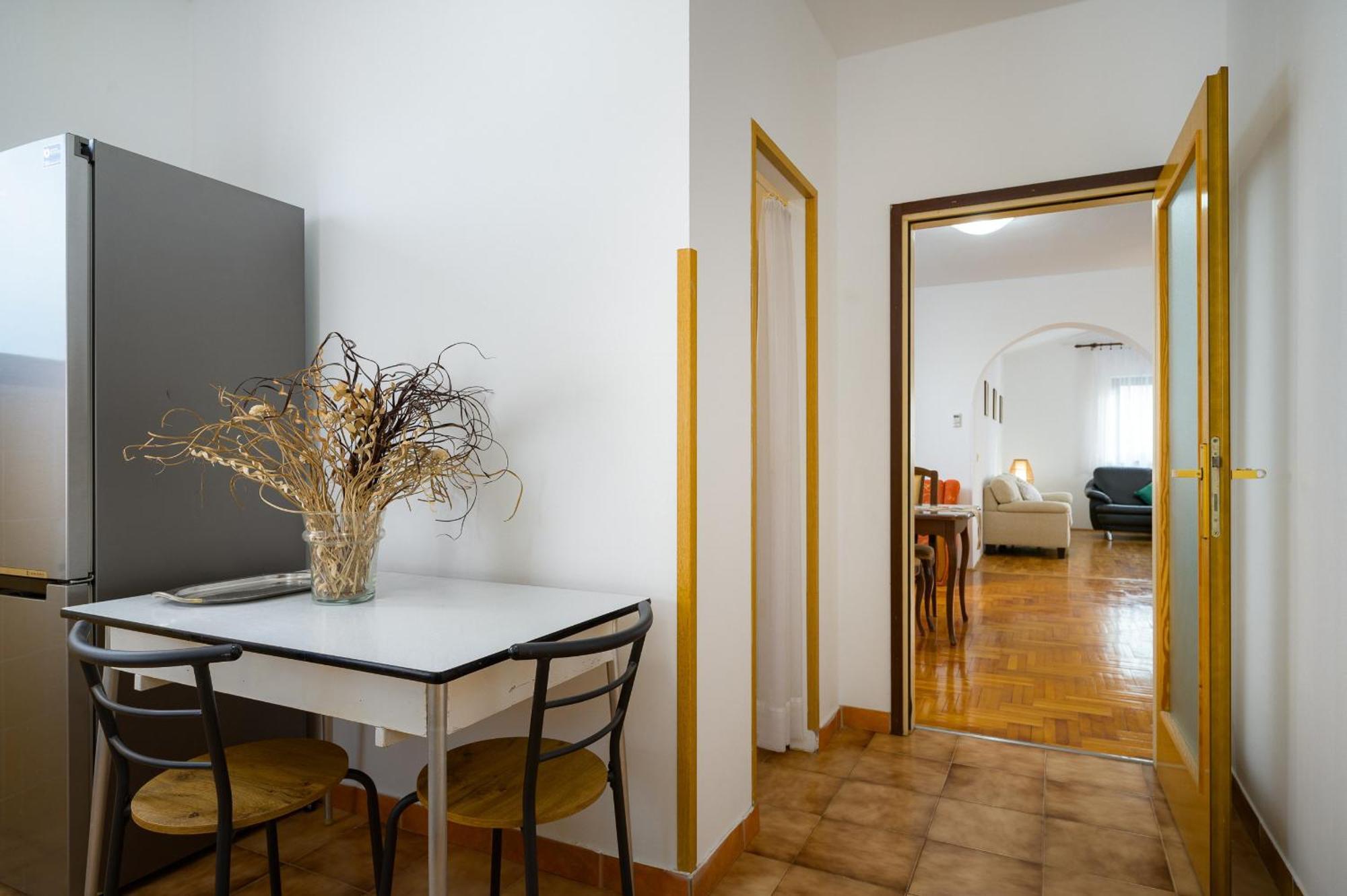 פורץ Apartments Josipa מראה חיצוני תמונה