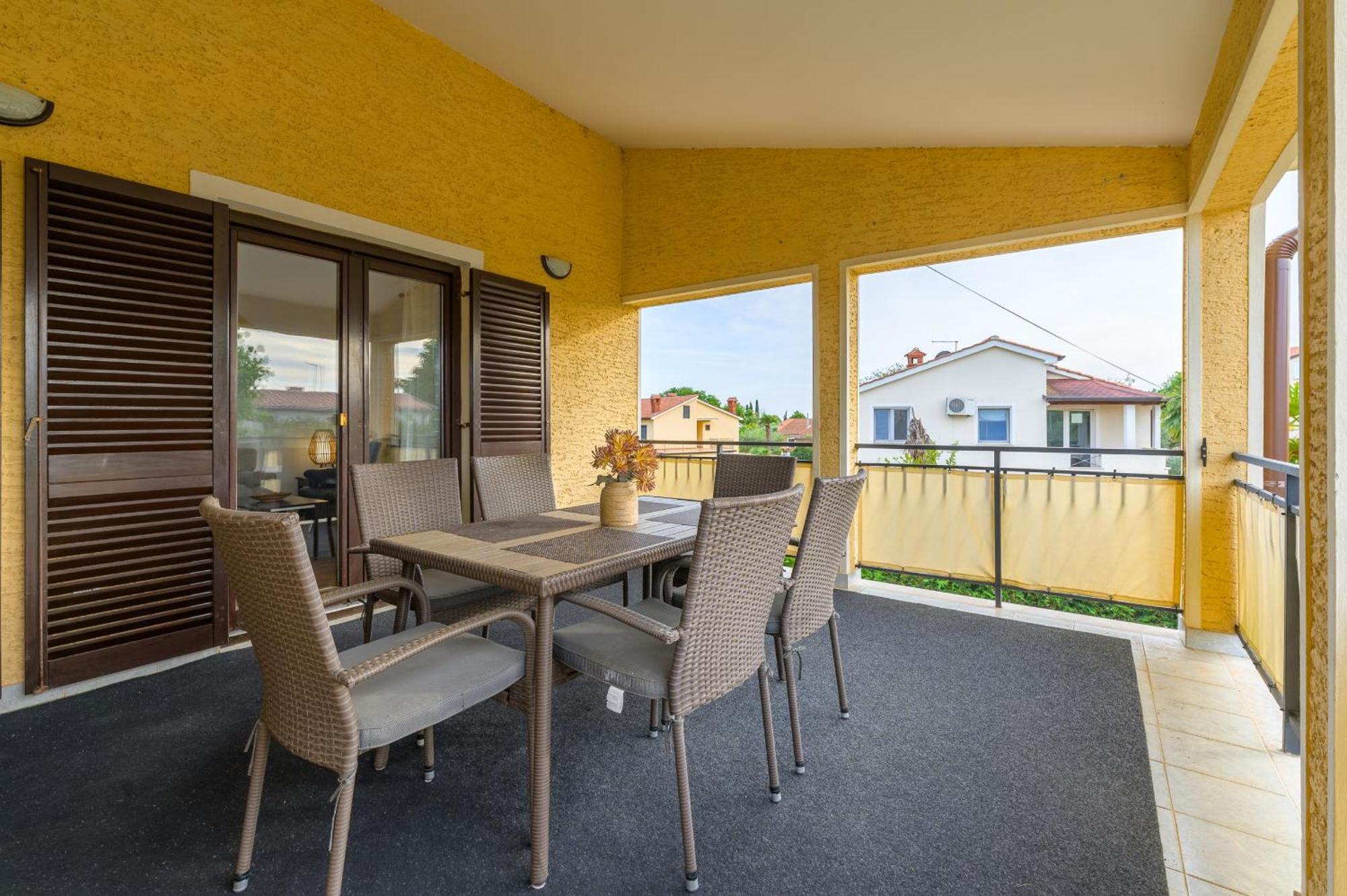 פורץ Apartments Josipa מראה חיצוני תמונה